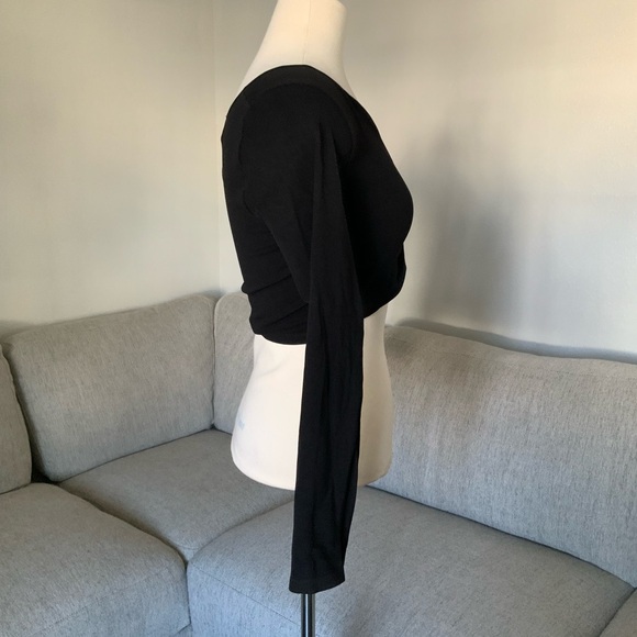 Black V-Neck Crop Top - Picture 2 of 4